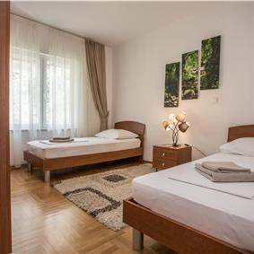 4-Bedroom Villa with Pool, Sleeps 8–12 – Ciovo, near Trogir