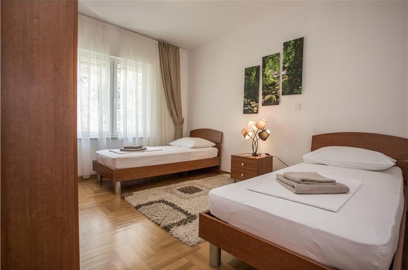 4-Bedroom Villa with Pool, Sleeps 8–12 – Ciovo, near Trogir