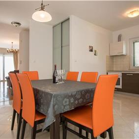 4-Bedroom Villa with Pool, Sleeps 8–12 – Ciovo, near Trogir