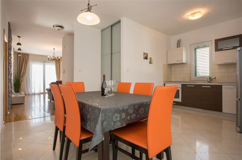 4-Bedroom Villa with Pool, Sleeps 8–12 – Ciovo, near Trogir