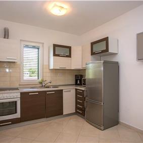 4-Bedroom Villa with Pool, Sleeps 8–12 – Ciovo, near Trogir