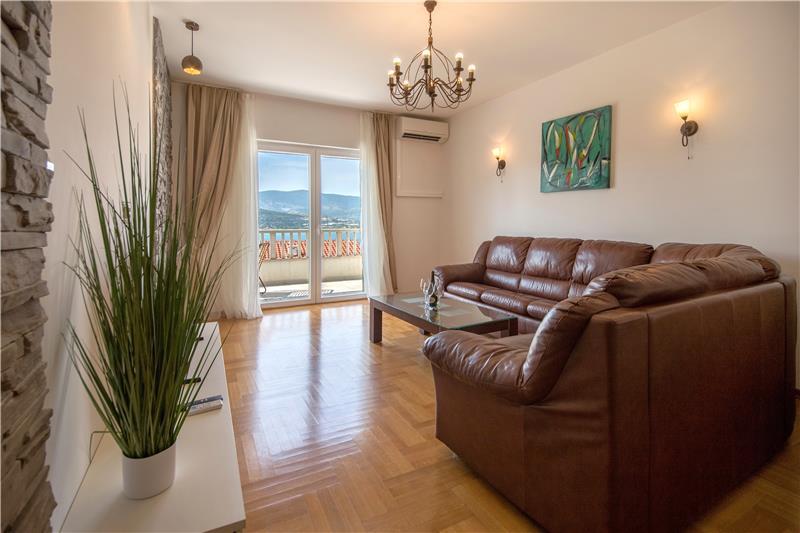 Sea-view villa in Ciovo, photograph 9