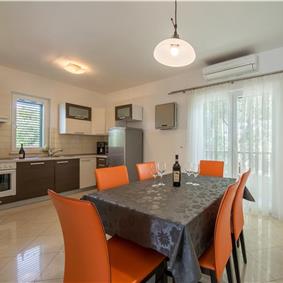 4-Bedroom Villa with Pool, Sleeps 8–12 – Ciovo, near Trogir