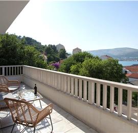 4-Bedroom Villa with Pool, Sleeps 8–12 – Ciovo, near Trogir