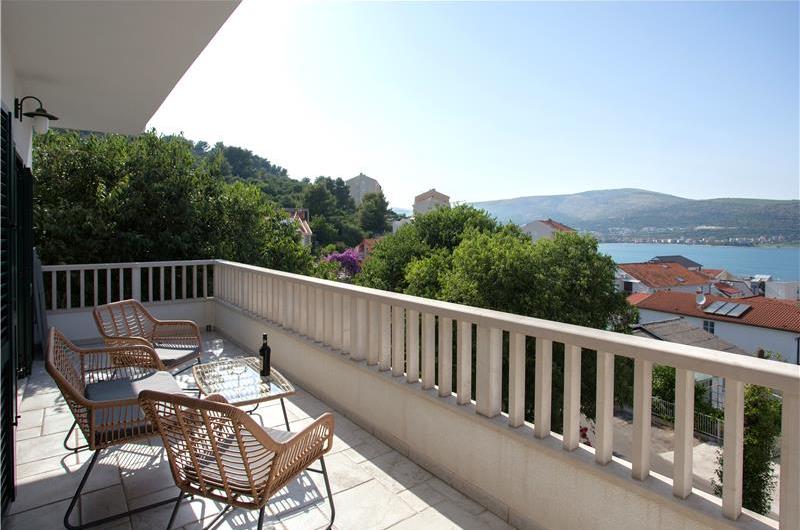 4-Bedroom Villa with Pool, Sleeps 8–12 – Ciovo, near Trogir