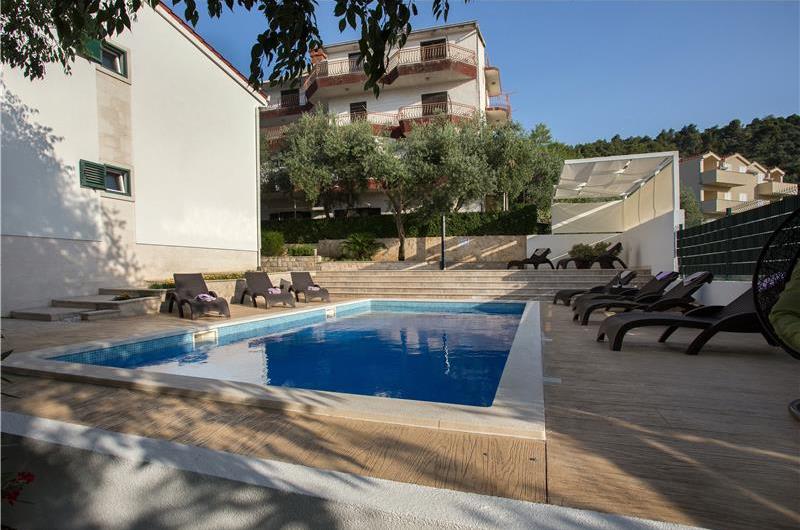 4-Bedroom Villa with Pool, Sleeps 8–12 – Ciovo, near Trogir