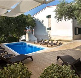 4-Bedroom Villa with Pool, Sleeps 8–12 – Ciovo, near Trogir