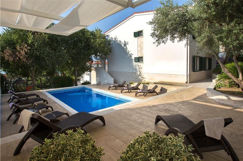 4-Bedroom Villa with Pool, Sleeps 8–12 – Ciovo, near Trogir