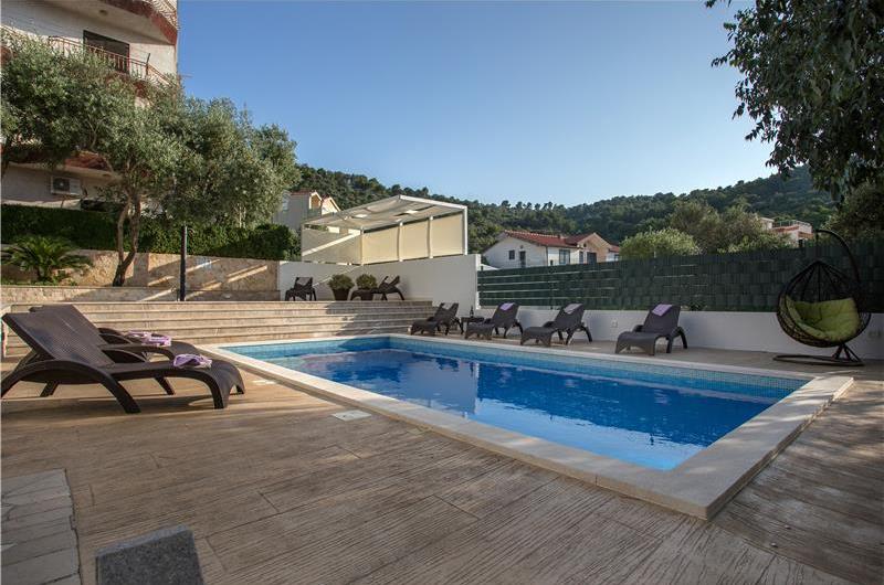 4-Bedroom Villa with Pool, Sleeps 8–12 – Ciovo, near Trogir