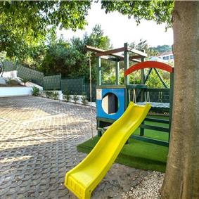 4-Bedroom Villa with Pool, Sleeps 8–12 – Ciovo, near Trogir