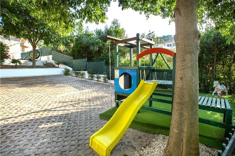 4-Bedroom Villa with Pool, Sleeps 8–12 – Ciovo, near Trogir