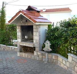 4-Bedroom Villa with Pool, Sleeps 8–12 – Ciovo, near Trogir