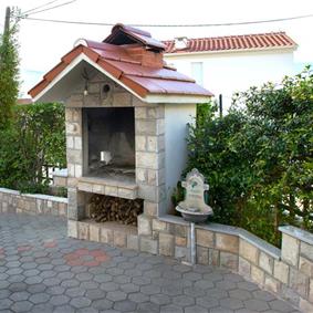 4-Bedroom Villa with Pool, Sleeps 8–12 – Ciovo, near Trogir