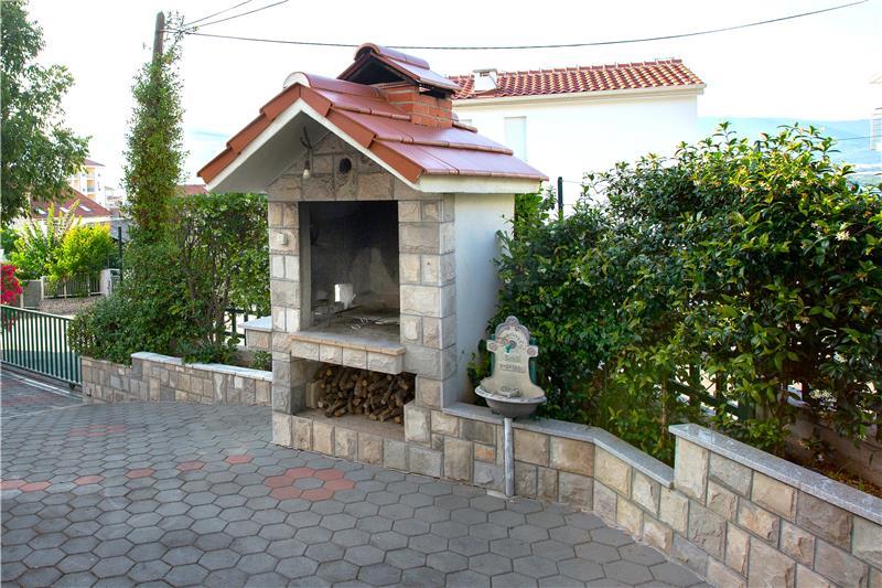 Sea-view villa in Ciovo, photograph 21