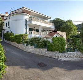 4-Bedroom Villa with Pool, Sleeps 8–12 – Ciovo, near Trogir