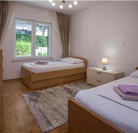 4-Bedroom Villa with Pool, Sleeps 8–12 – Ciovo, near Trogir