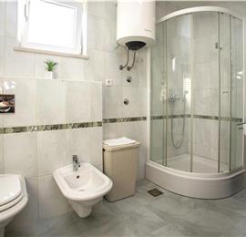 4-Bedroom Villa with Pool, Sleeps 8–12 – Ciovo, near Trogir