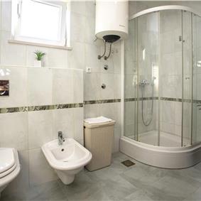 4-Bedroom Villa with Pool, Sleeps 8–12 – Ciovo, near Trogir