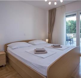 4-Bedroom Villa with Pool, Sleeps 8–12 – Ciovo, near Trogir