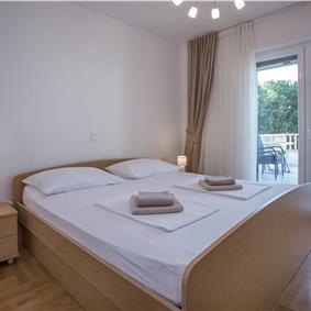 4-Bedroom Villa with Pool, Sleeps 8–12 – Ciovo, near Trogir
