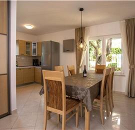 4-Bedroom Villa with Pool, Sleeps 8–12 – Ciovo, near Trogir