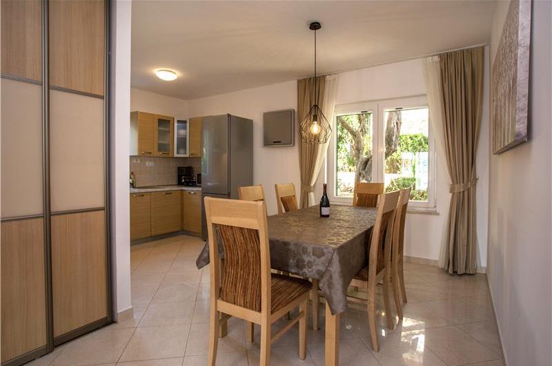 4-Bedroom Villa with Pool, Sleeps 8–12 – Ciovo, near Trogir