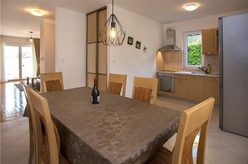 4-Bedroom Villa with Pool, Sleeps 8–12 – Ciovo, near Trogir