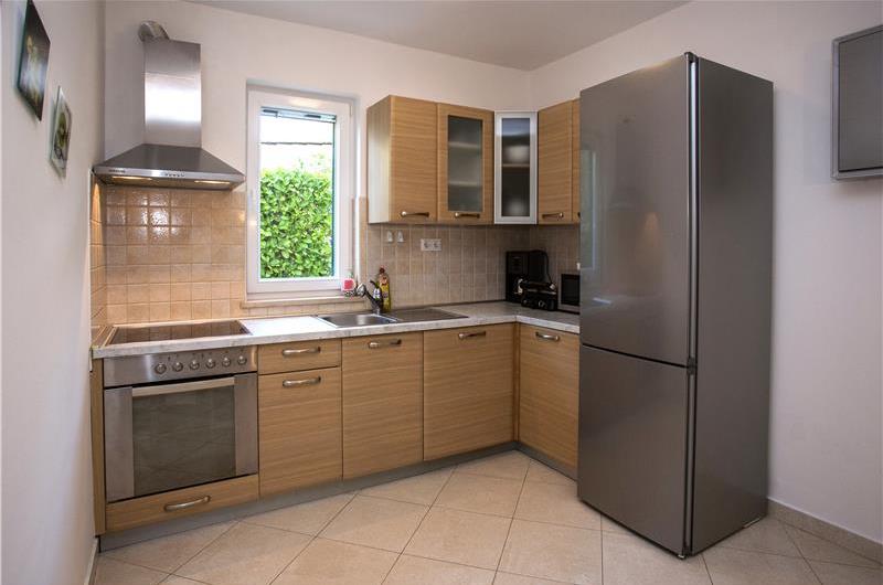 4-Bedroom Villa with Pool, Sleeps 8–12 – Ciovo, near Trogir