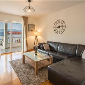 4-Bedroom Villa with Pool, Sleeps 8–12 – Ciovo, near Trogir