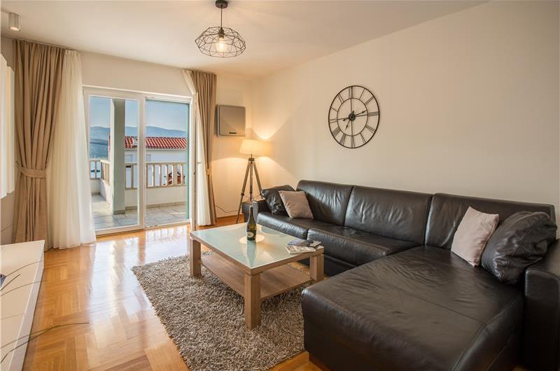 4-Bedroom Villa with Pool, Sleeps 8–12 – Ciovo, near Trogir