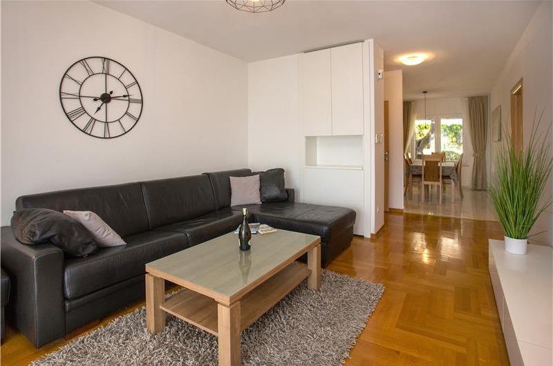 4-Bedroom Villa with Pool, Sleeps 8–12 – Ciovo, near Trogir