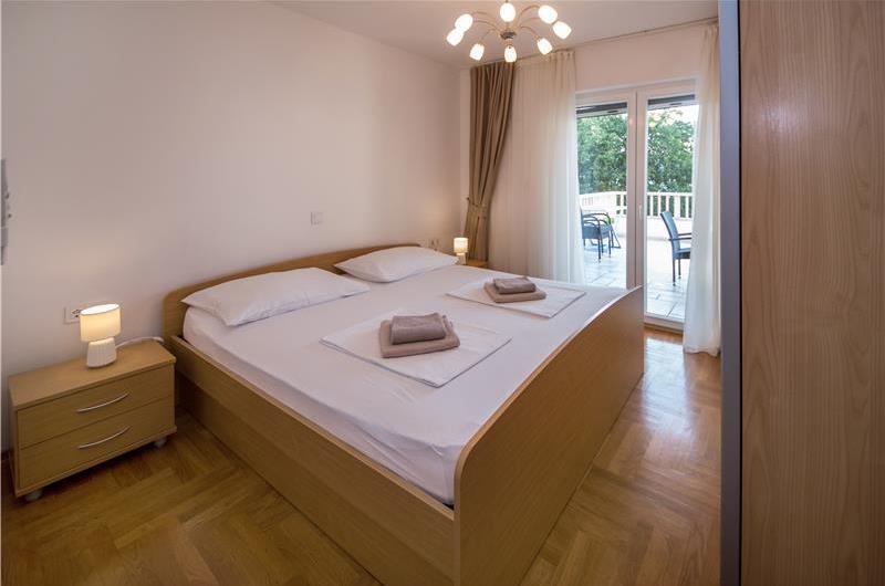 4-Bedroom Villa with Pool, Sleeps 8–12 – Ciovo, near Trogir