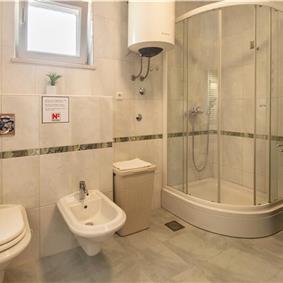 4-Bedroom Villa with Pool, Sleeps 8–12 – Ciovo, near Trogir