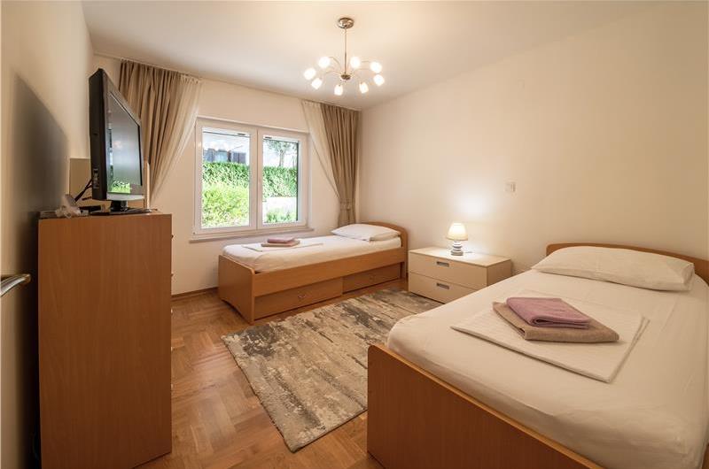 4-Bedroom Villa with Pool, Sleeps 8–12 – Ciovo, near Trogir