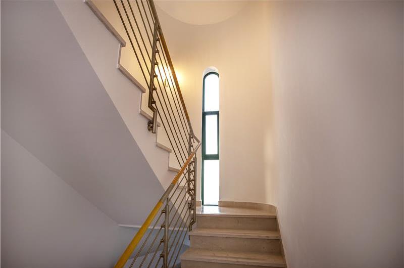 4-Bedroom Villa with Pool, Sleeps 8–12 – Ciovo, near Trogir