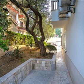 4-Bedroom Villa with Pool, Sleeps 8–12 – Ciovo, near Trogir
