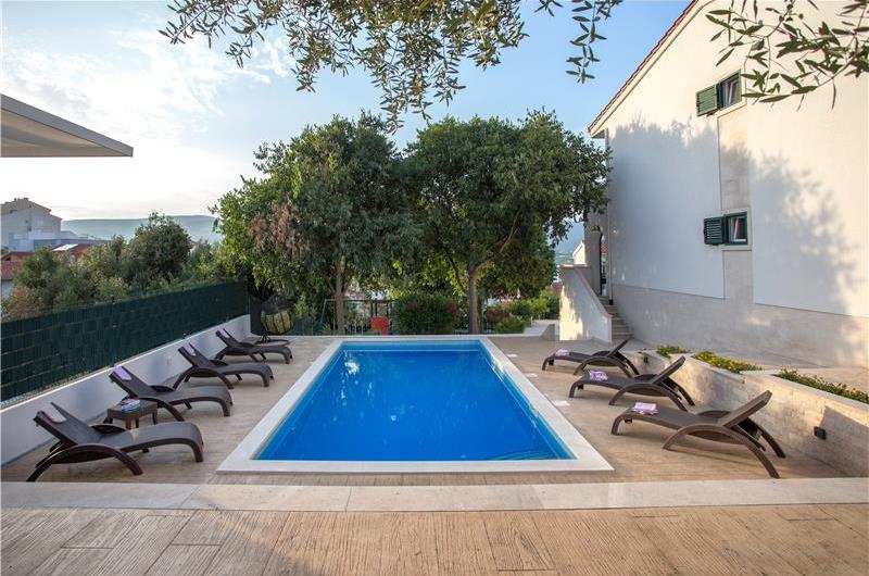 4-Bedroom Villa with Pool, Sleeps 8–12 – Ciovo, near Trogir