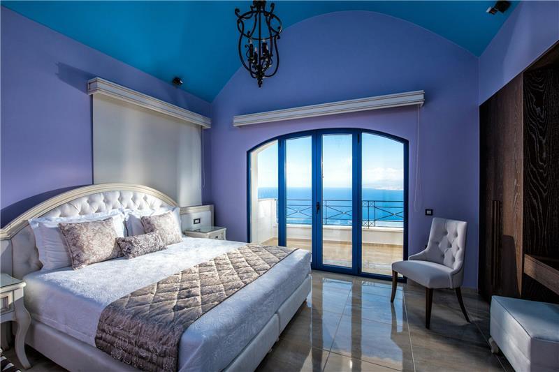 Beachfront villa in Heraklion, photograph 18