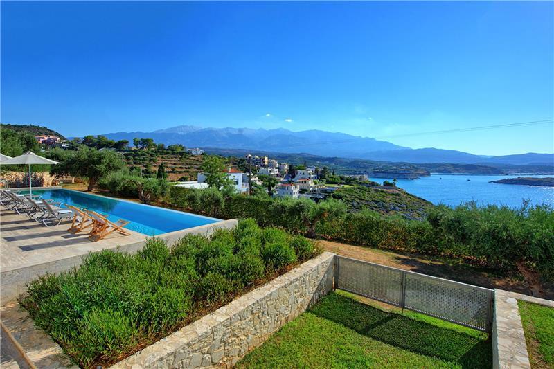 Sea-view villa in Chania, photograph 22