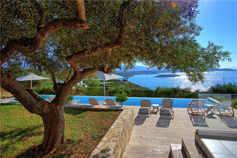 Sea-view villa in Chania, photograph 23