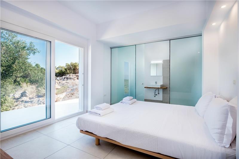 Sea-view villa in Apraos, photograph 15