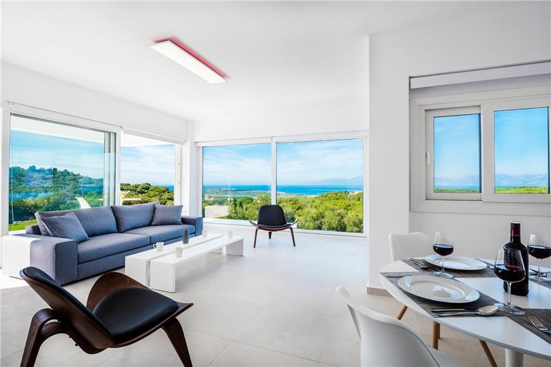 Sea-view villa in Apraos, photograph 5