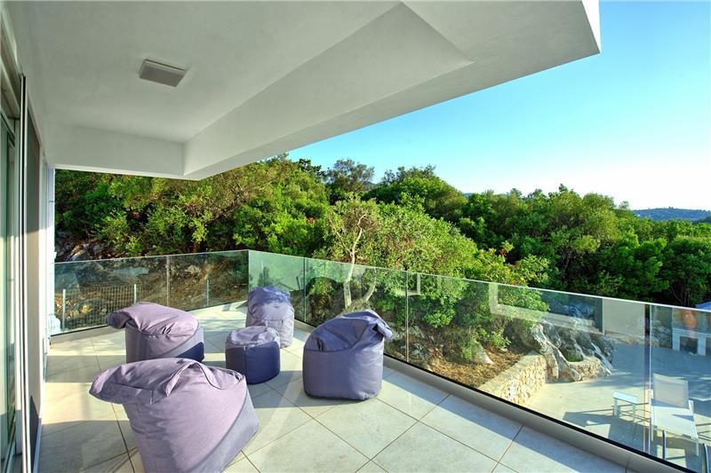 Sea-view villa in Apraos, photograph 4
