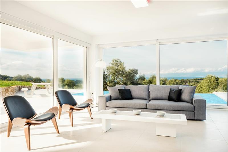 Sea-view villa in Apraos, photograph 6