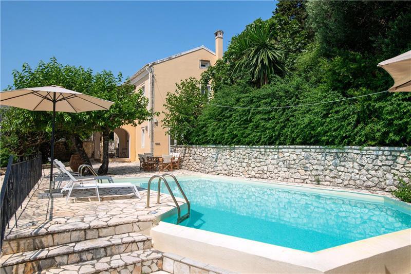 Villa in Kassiopi, photograph 2