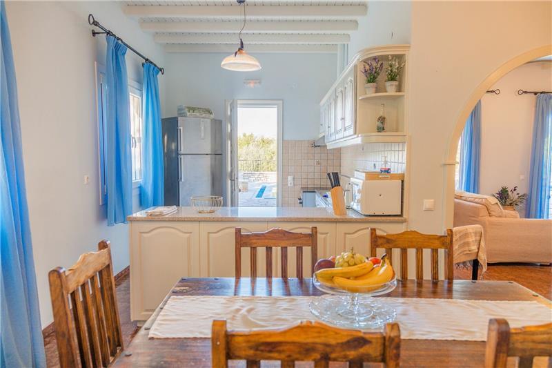 Beachfront villa in Kassiopi, photograph 10