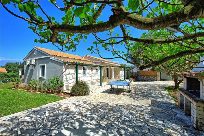 Villa in Kassiopi, photograph 3