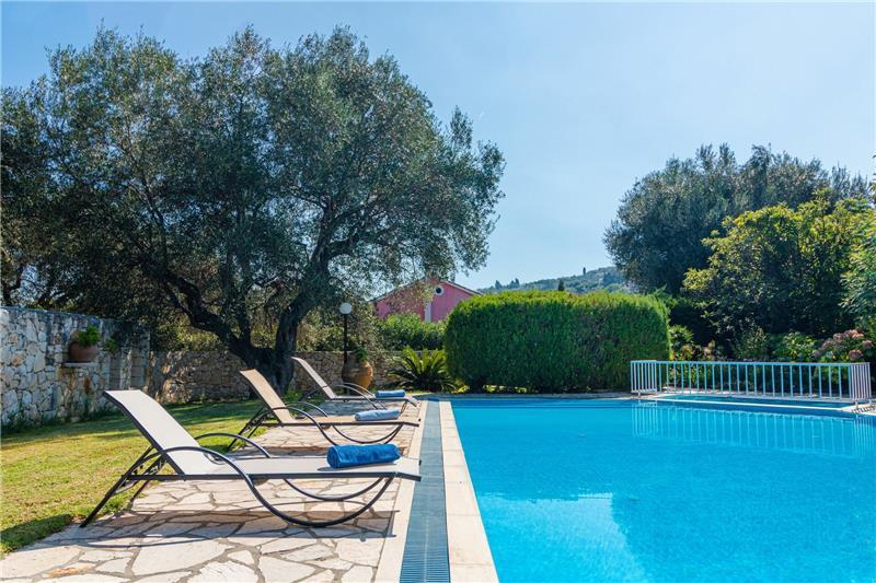 Villa in Kassiopi, photograph 6