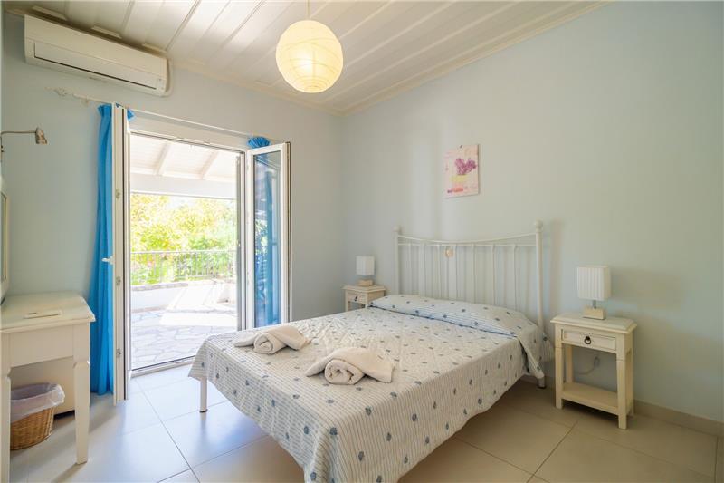 Villa in Kassiopi, photograph 11