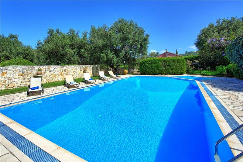 Villa in Kassiopi, photograph 4